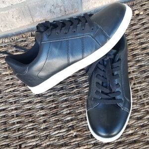 WILD DIVA Black Leather Casual Sneakers (Womens 9) Trendy Everyday Classic Shoes